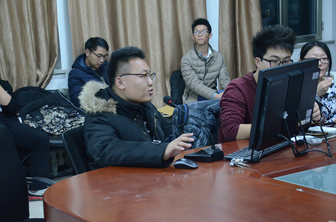 图四:学子堂社长肖金鹏进行汇报.JPG