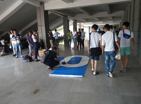 图4:智能小车表演.jpg